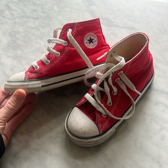 Converse size 10 kids shoes - Picture 3 of 6